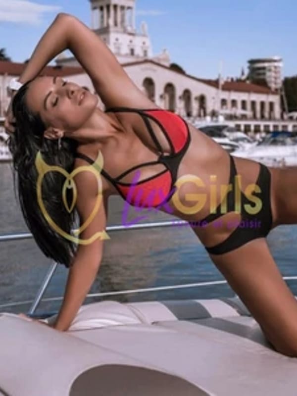 luxembourg-ville-brune-jasmine-1