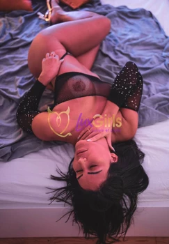 ville-luxe-brune-anna-10