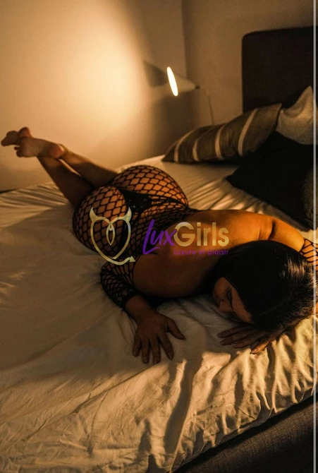 brune-escorte-luxe-anna-real-1