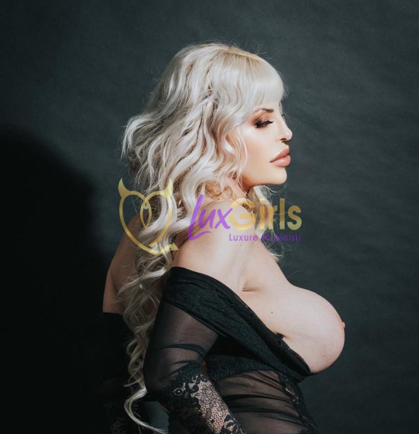 Lola Erotic Nuru