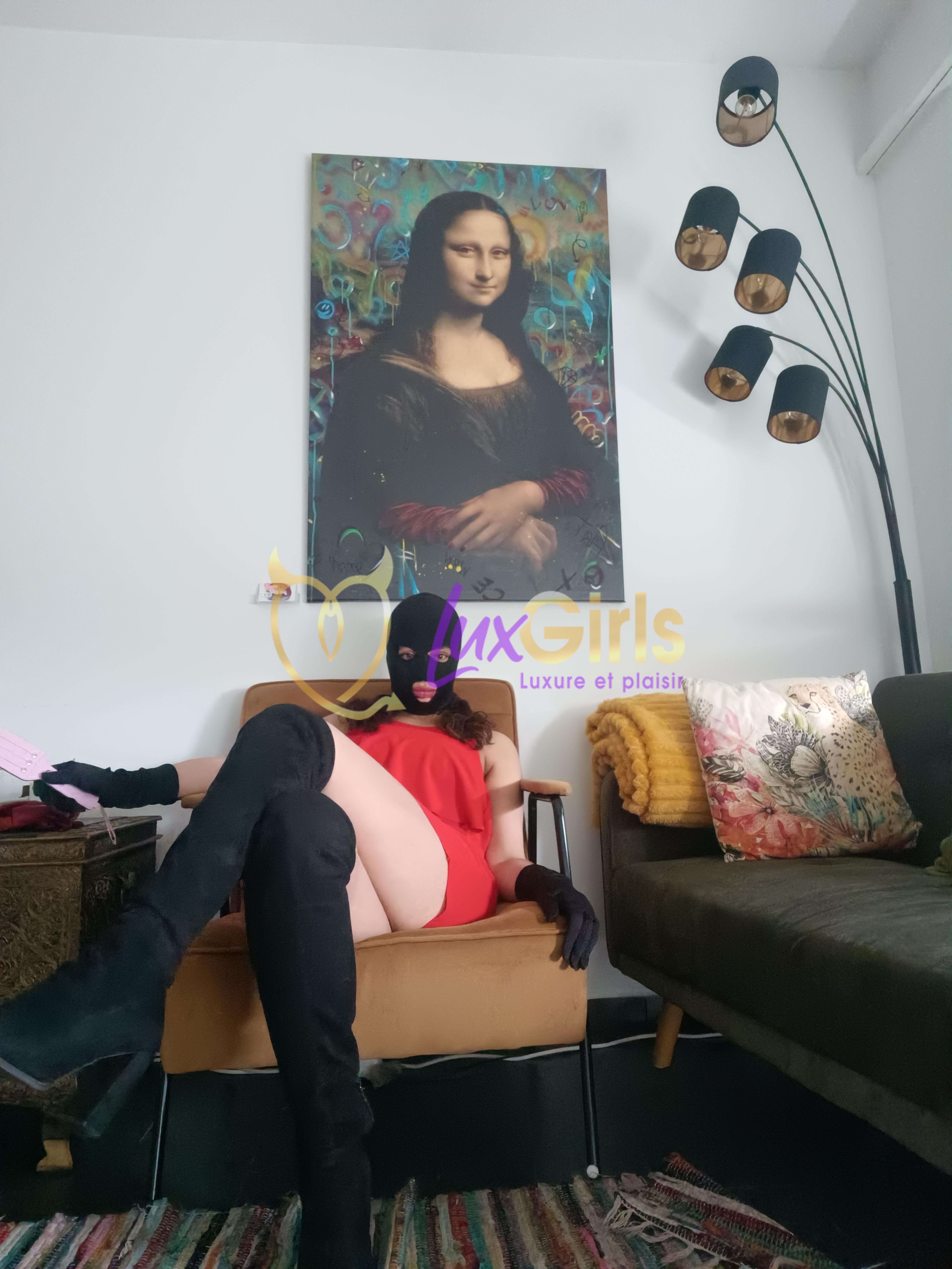 Dominatrice authentique passionnée douce perverse