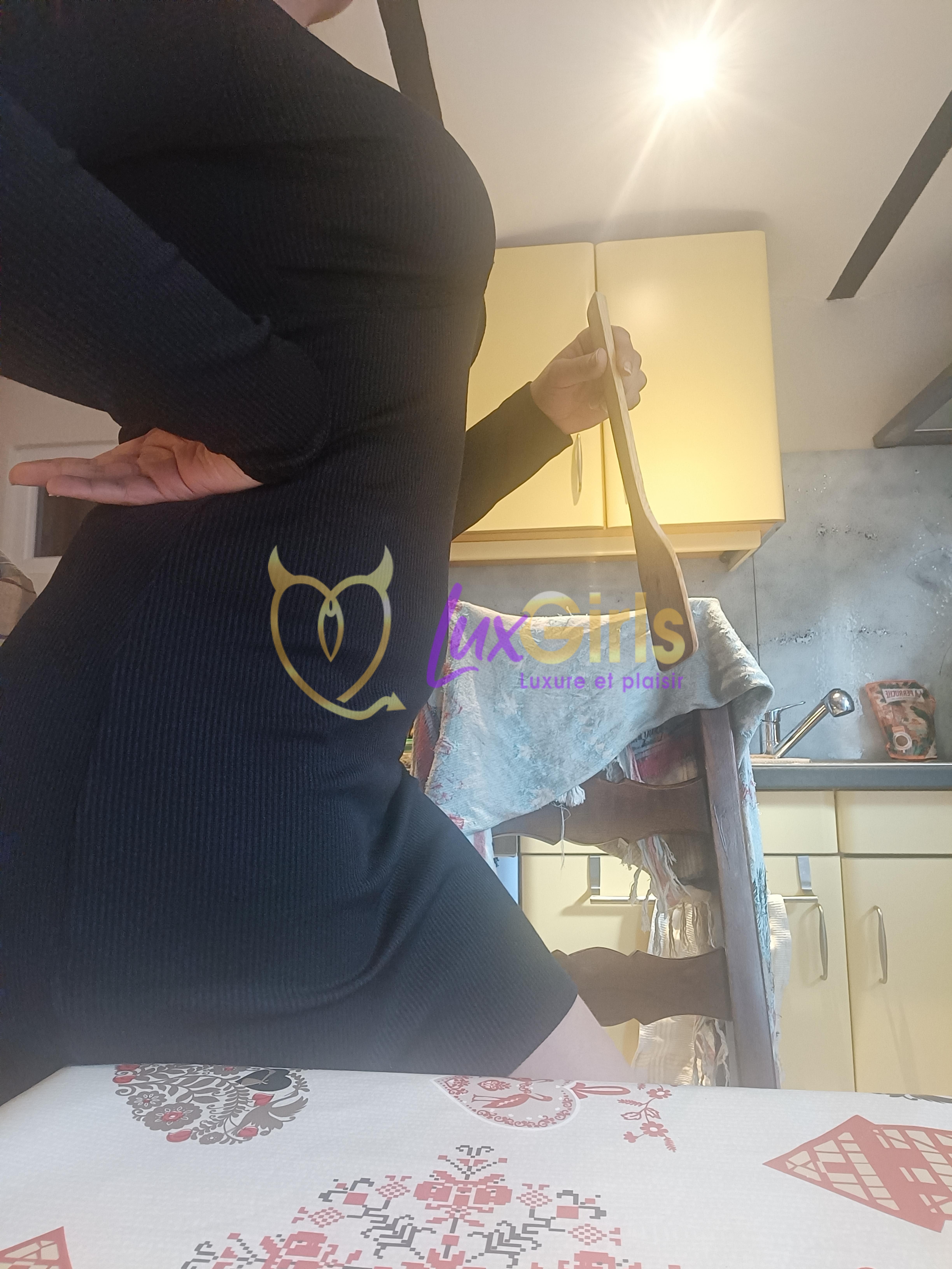 Dominatrice authentique passionnée douce perverse