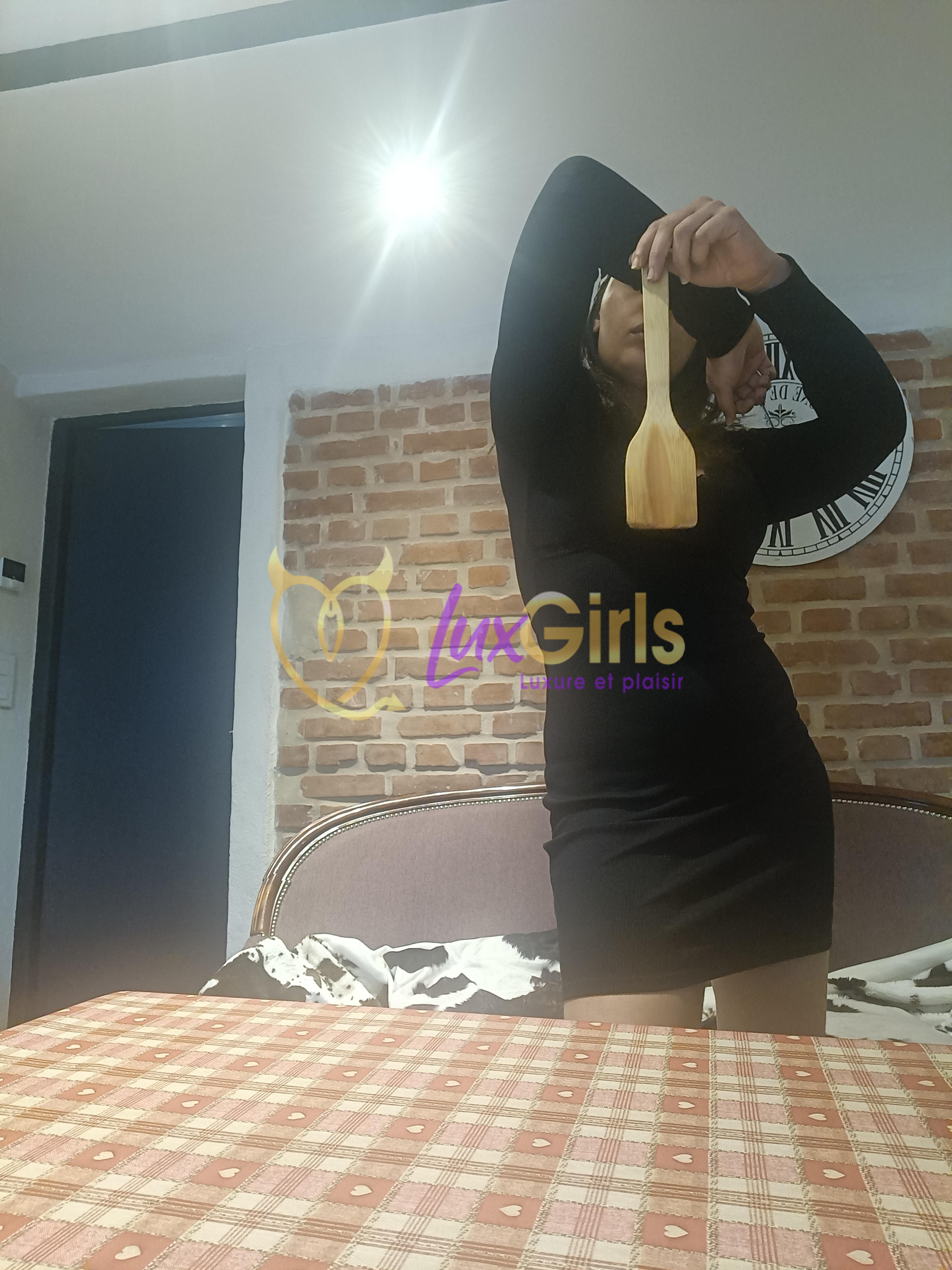 Dominatrice authentique passionnée douce perverse